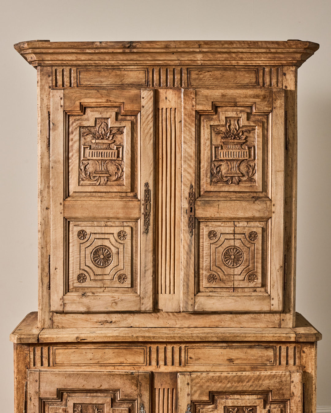 18th c. Oak Cupboard