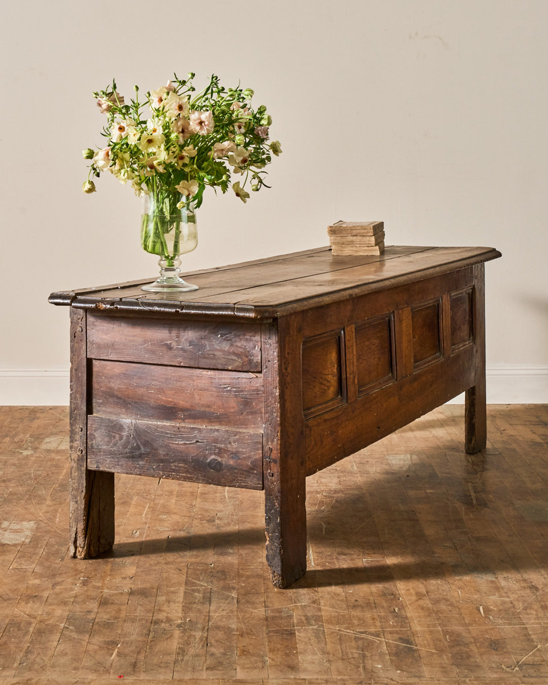 French Trunk Console