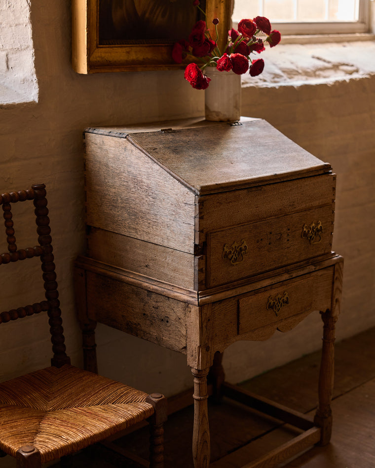 English Traveling Desk