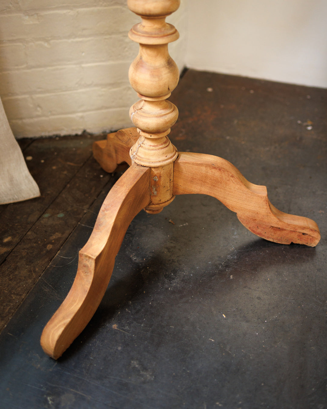 Chateau Pedestal Table