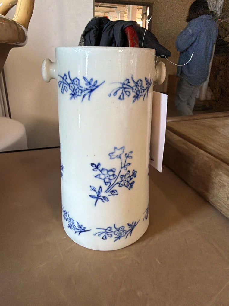 Saint Uze Pot