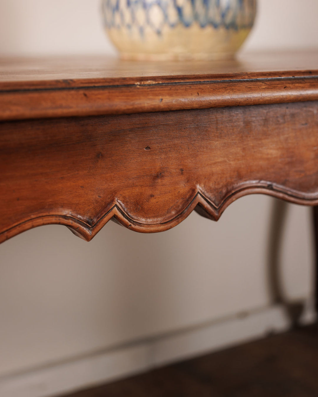 Scallop Dining Table