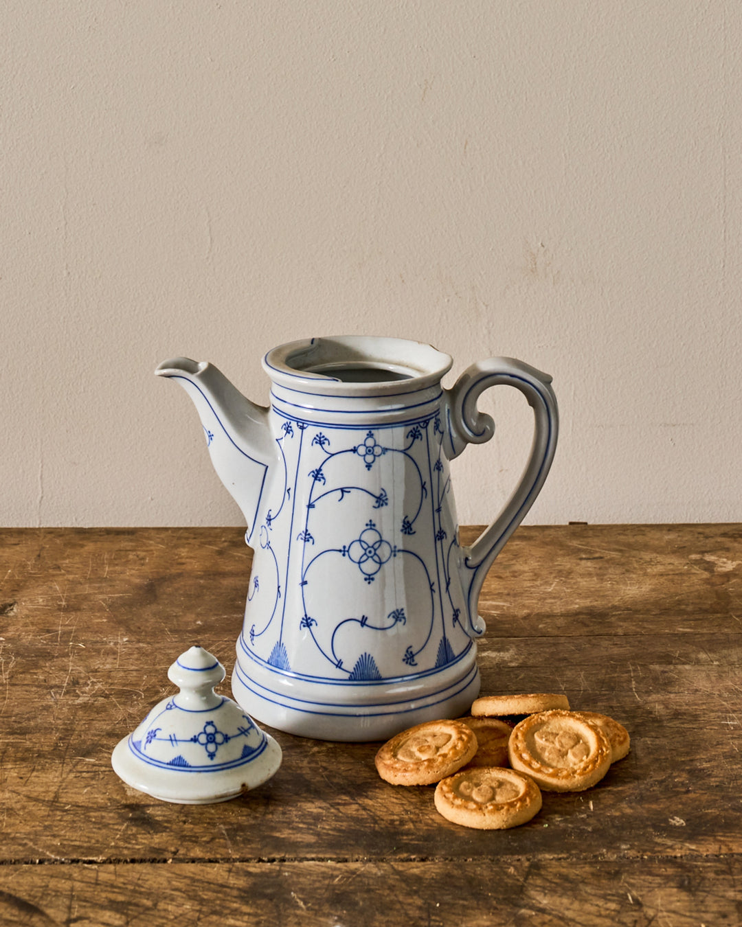 Saint Uze Teapot