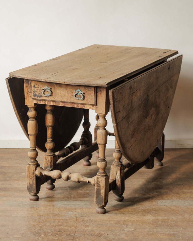 19th c. Gateleg Table