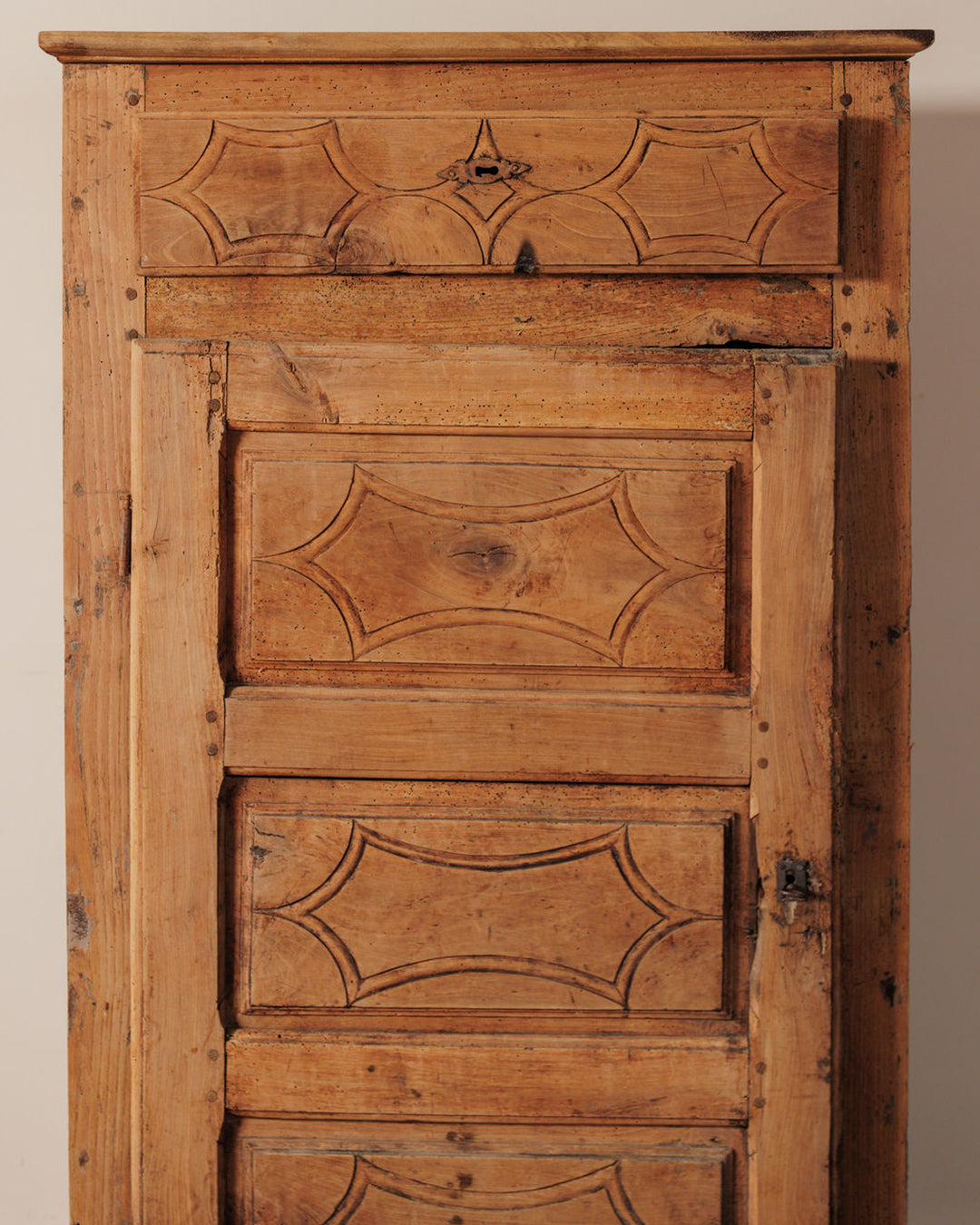Pyrenees Laundry Cupboard