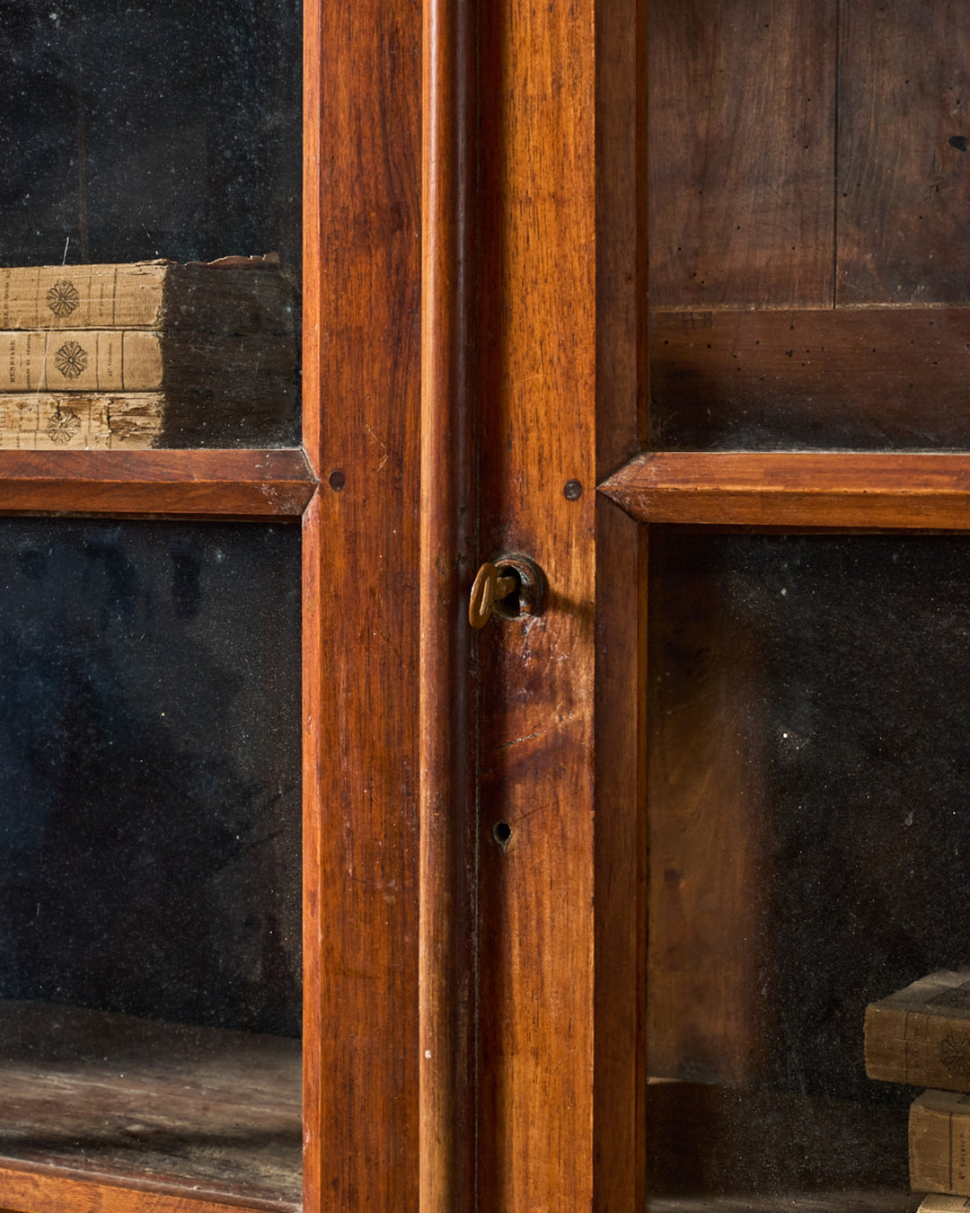 Grand French Vitrine