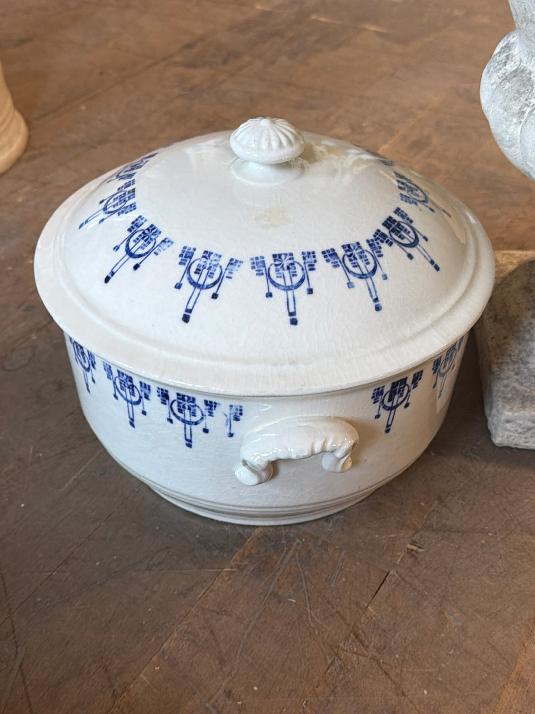 Saint Uze Pot