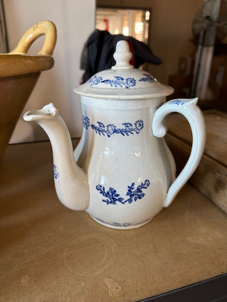 Saint Uze Pot