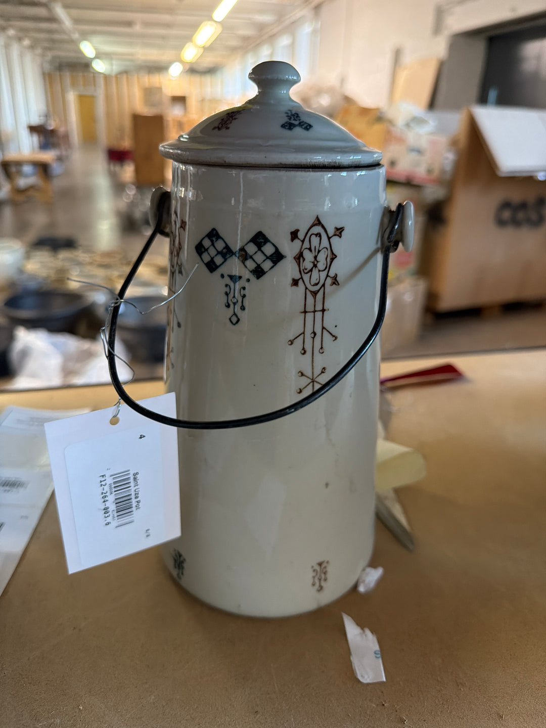 Saint Uze Pot