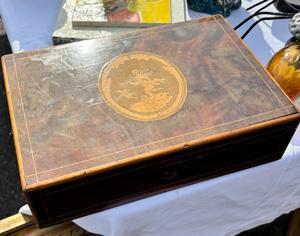 Jewelry box