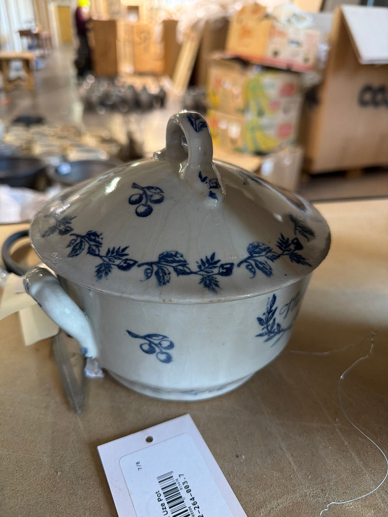Saint Uze Pot