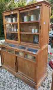 2 part glass cabinet (doors only – body in next container – needs repair) – Total price 1200€
