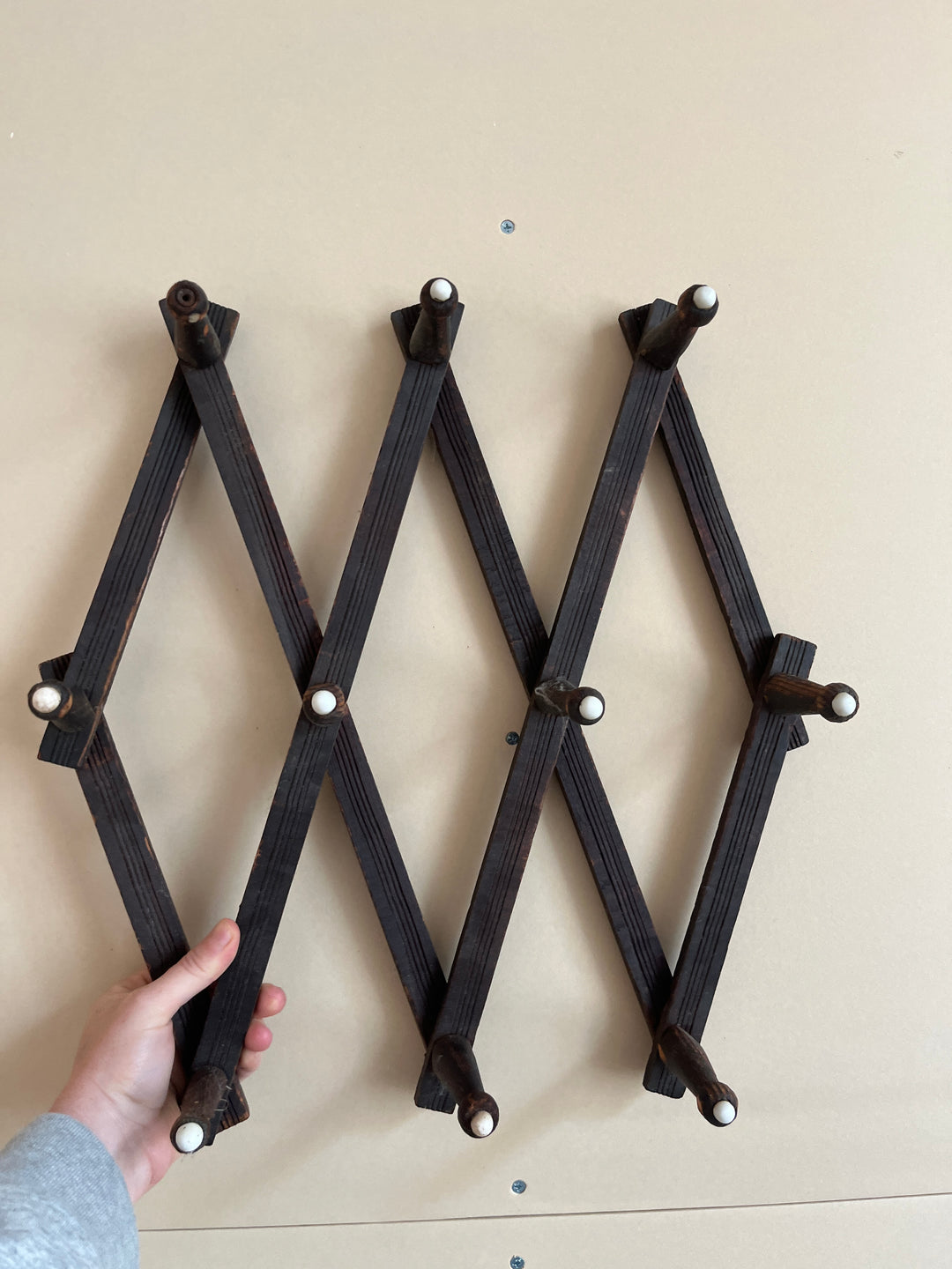 Expanding Coat Rack