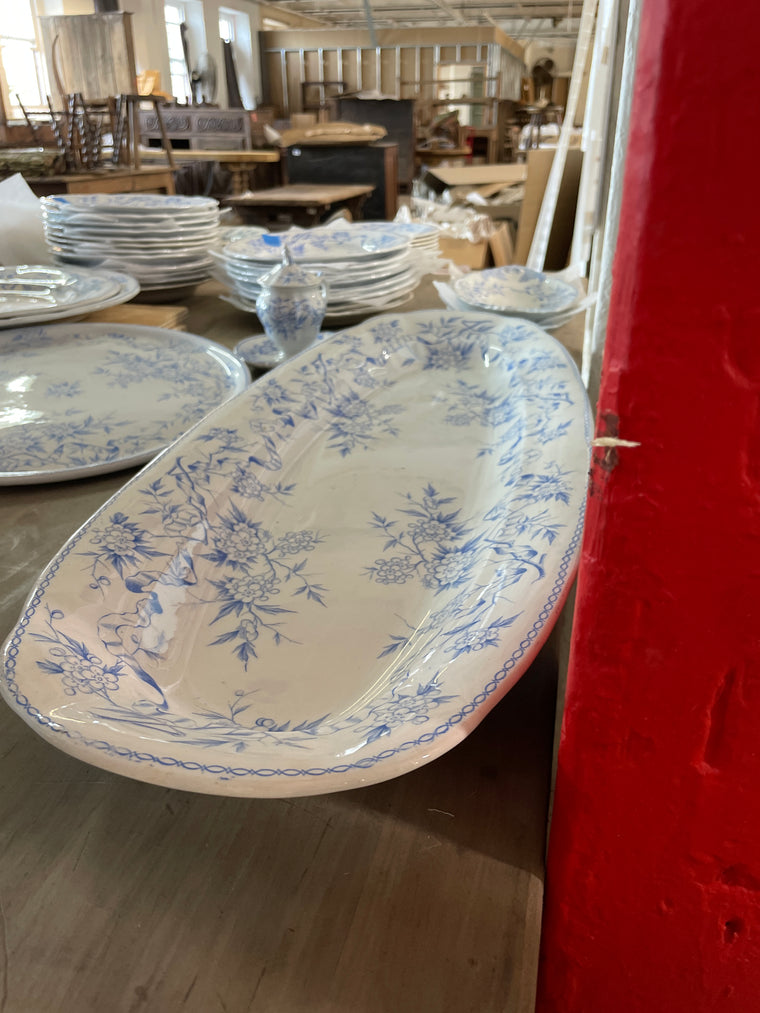 Epine U & C Long Blue & White Serving Plate