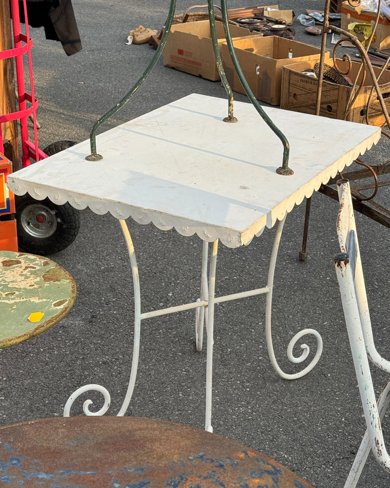 Outdoor Pedestal Table