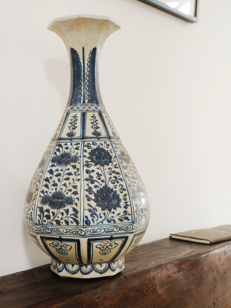 Antique Chinoiserie Pot