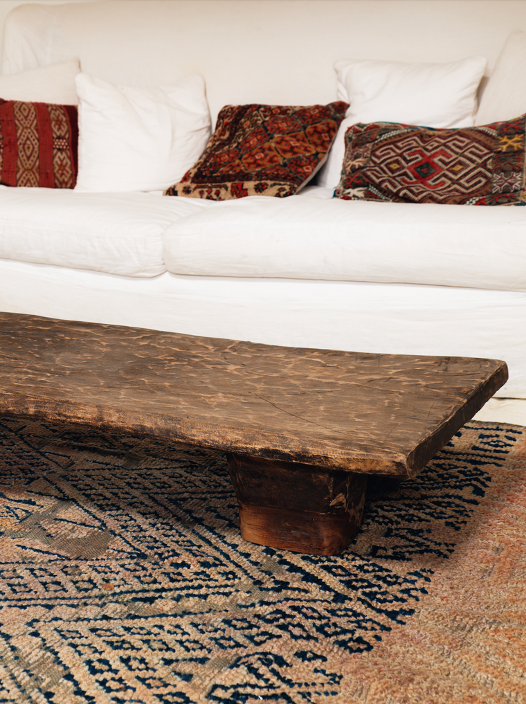 Naga table