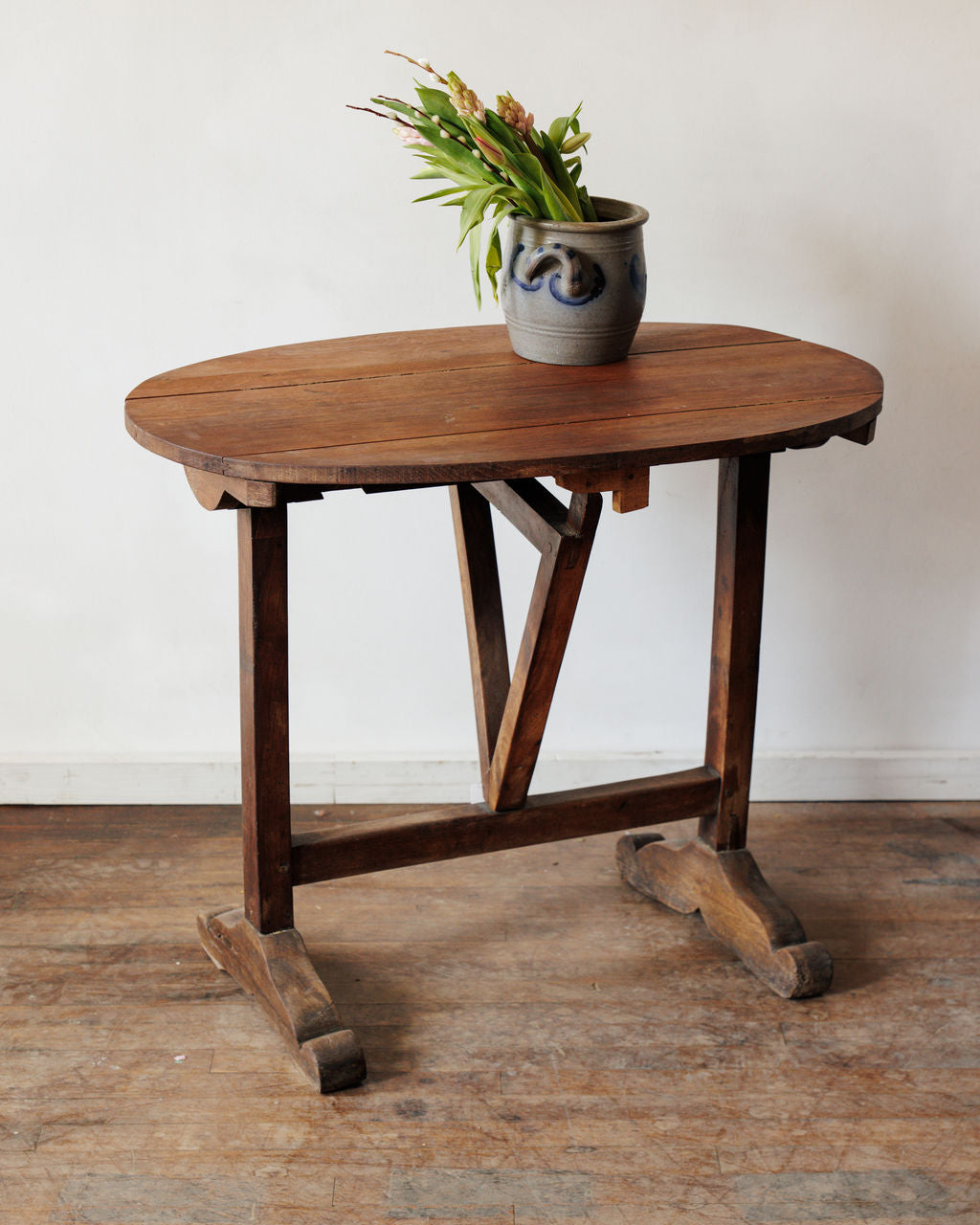 Oval Wine Tasting Table