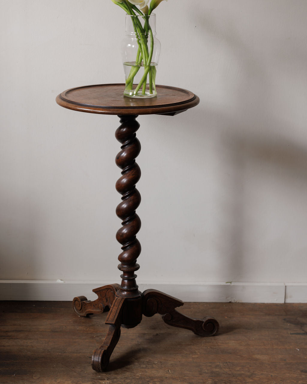 Barley Twist Pedestal table