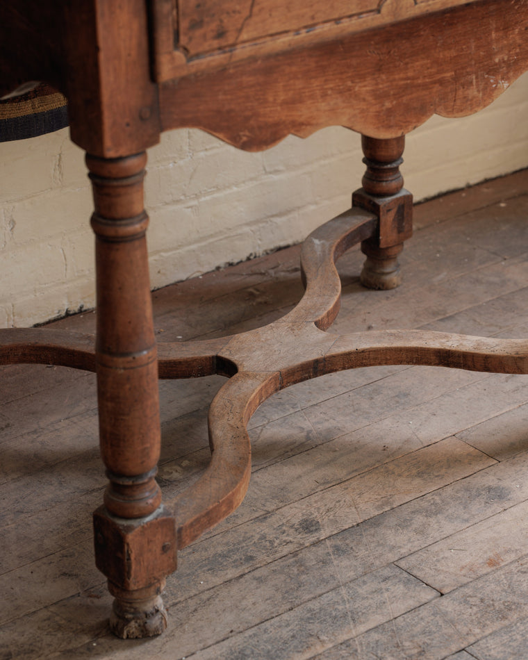 17th c. Walnut Table