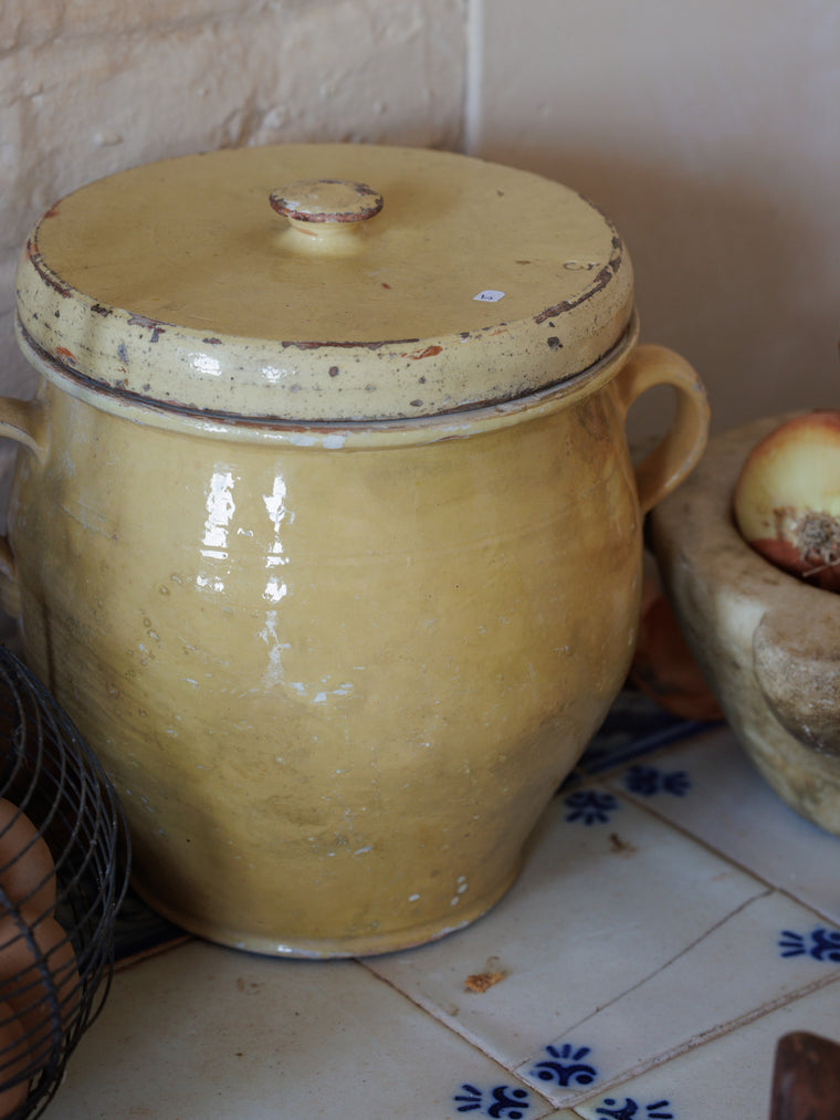 Curved Savoie Pot with Lid