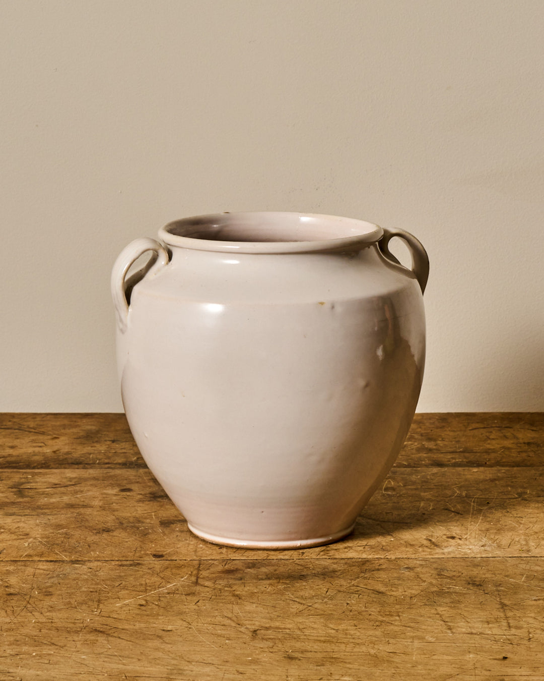White Martres Tolosane Pot