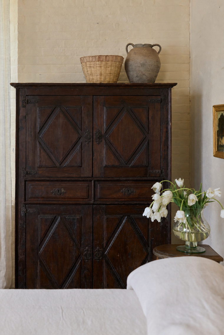 18th c. Portuguese Cabinet