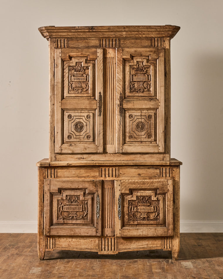18th c. Oak Cupboard