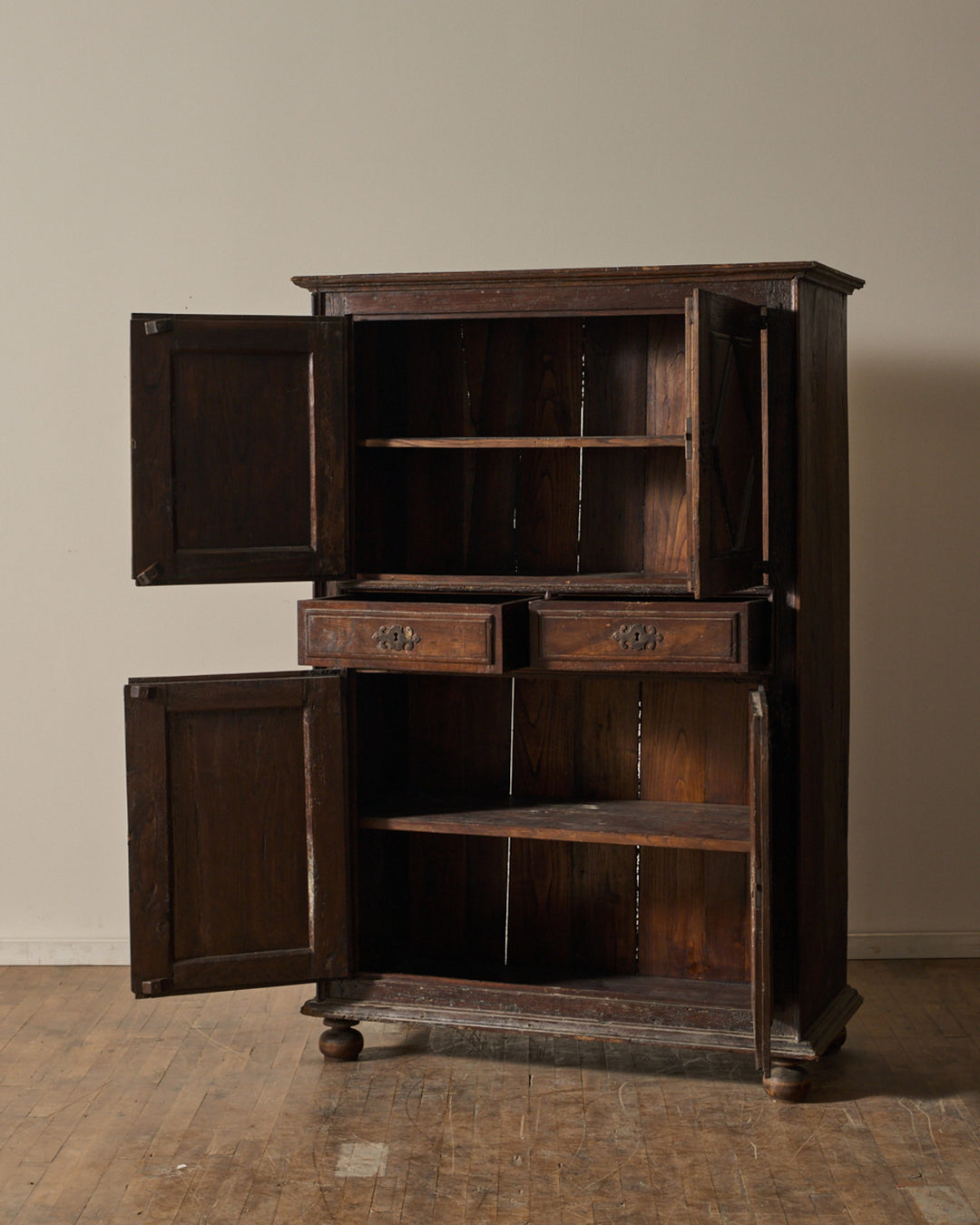18th c. Portuguese Cabinet