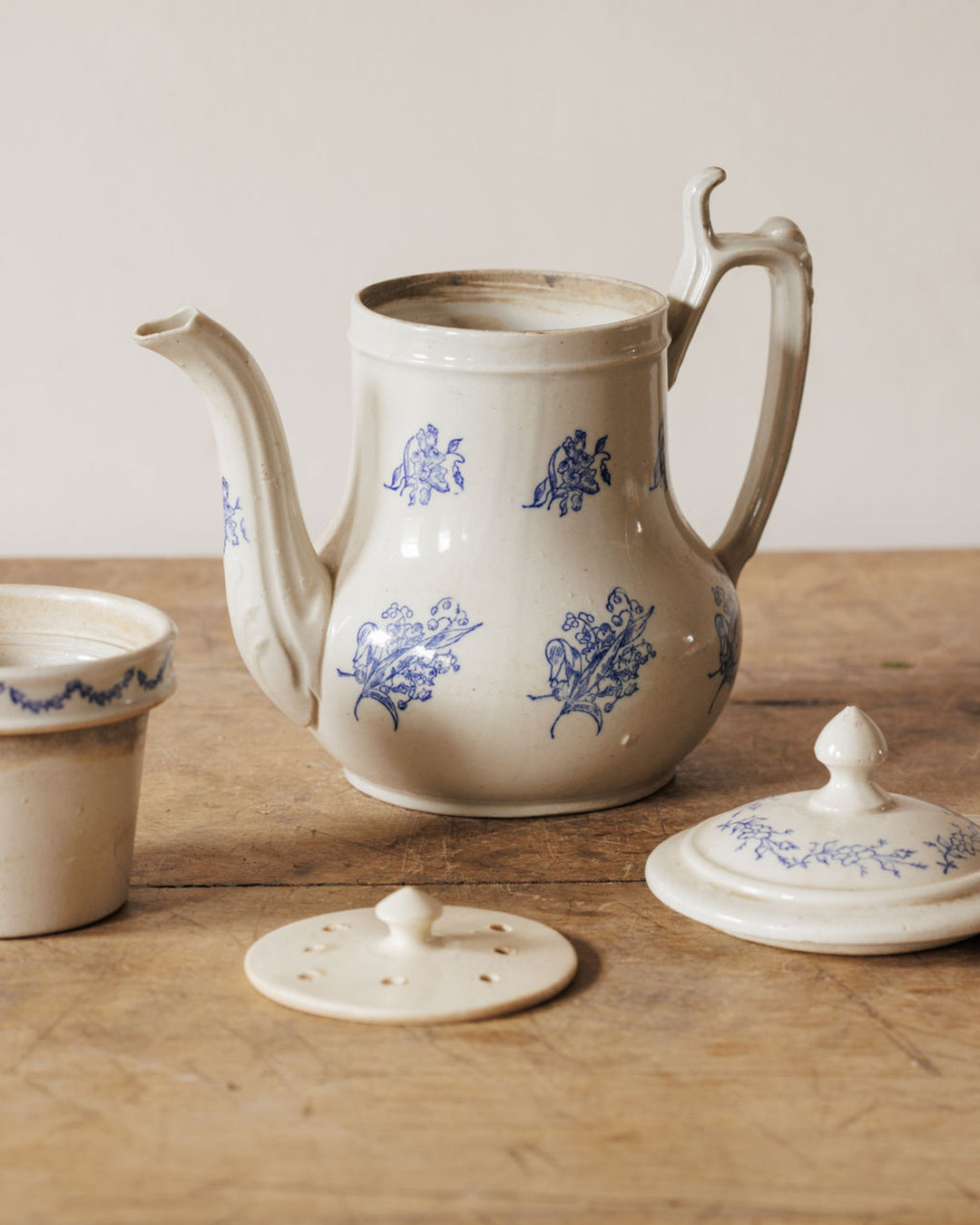 Saint Uze Teapot Set