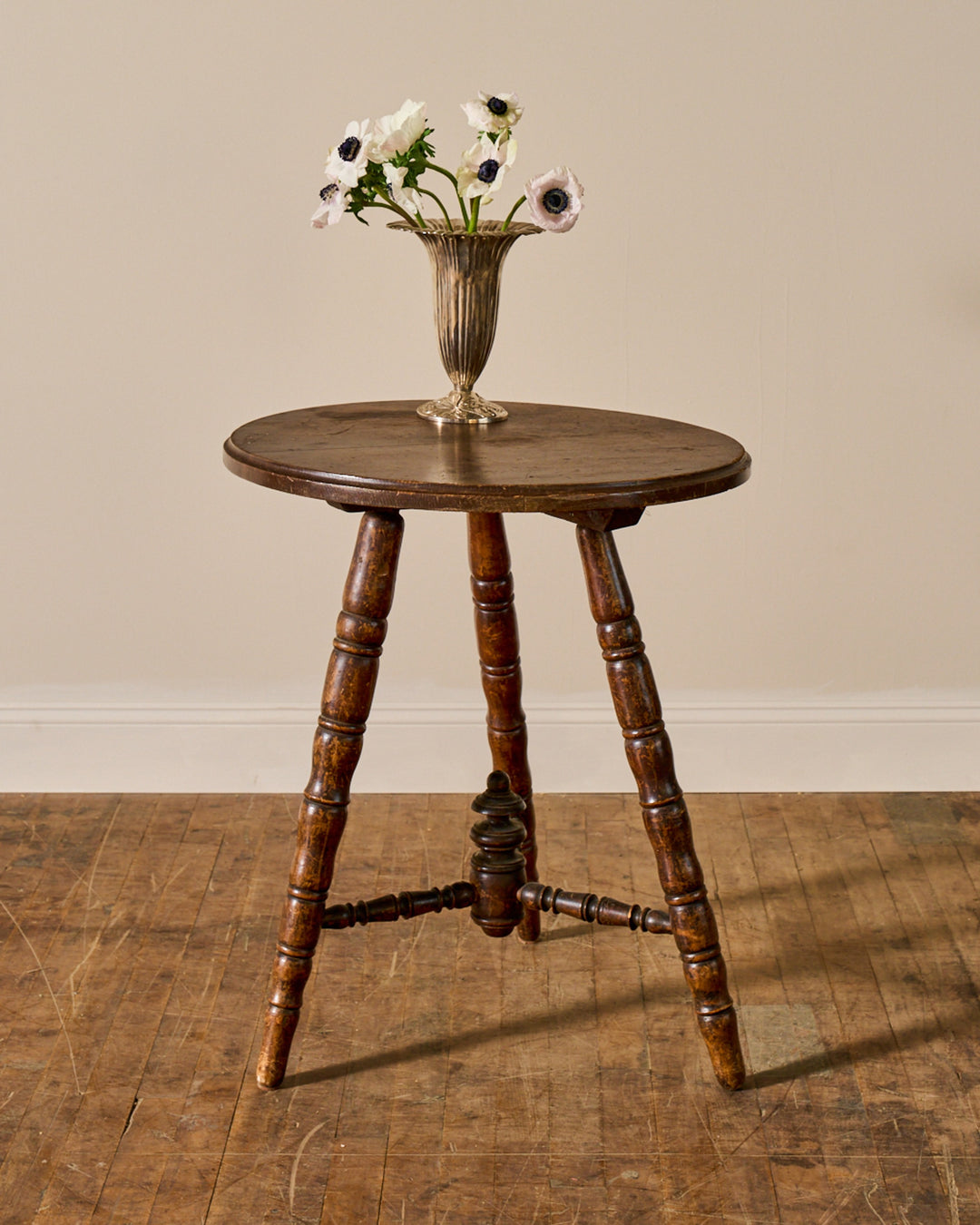 Tripod Pedestal Table