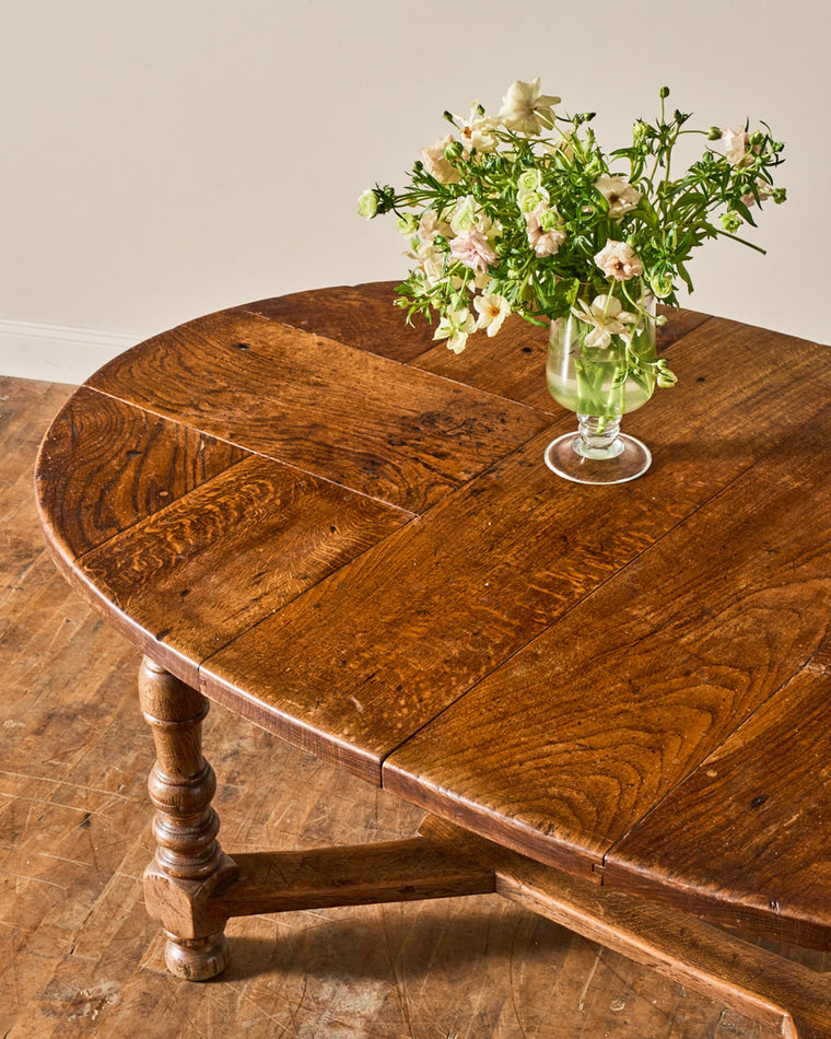 Basque Country Extendable Oval Dining Table