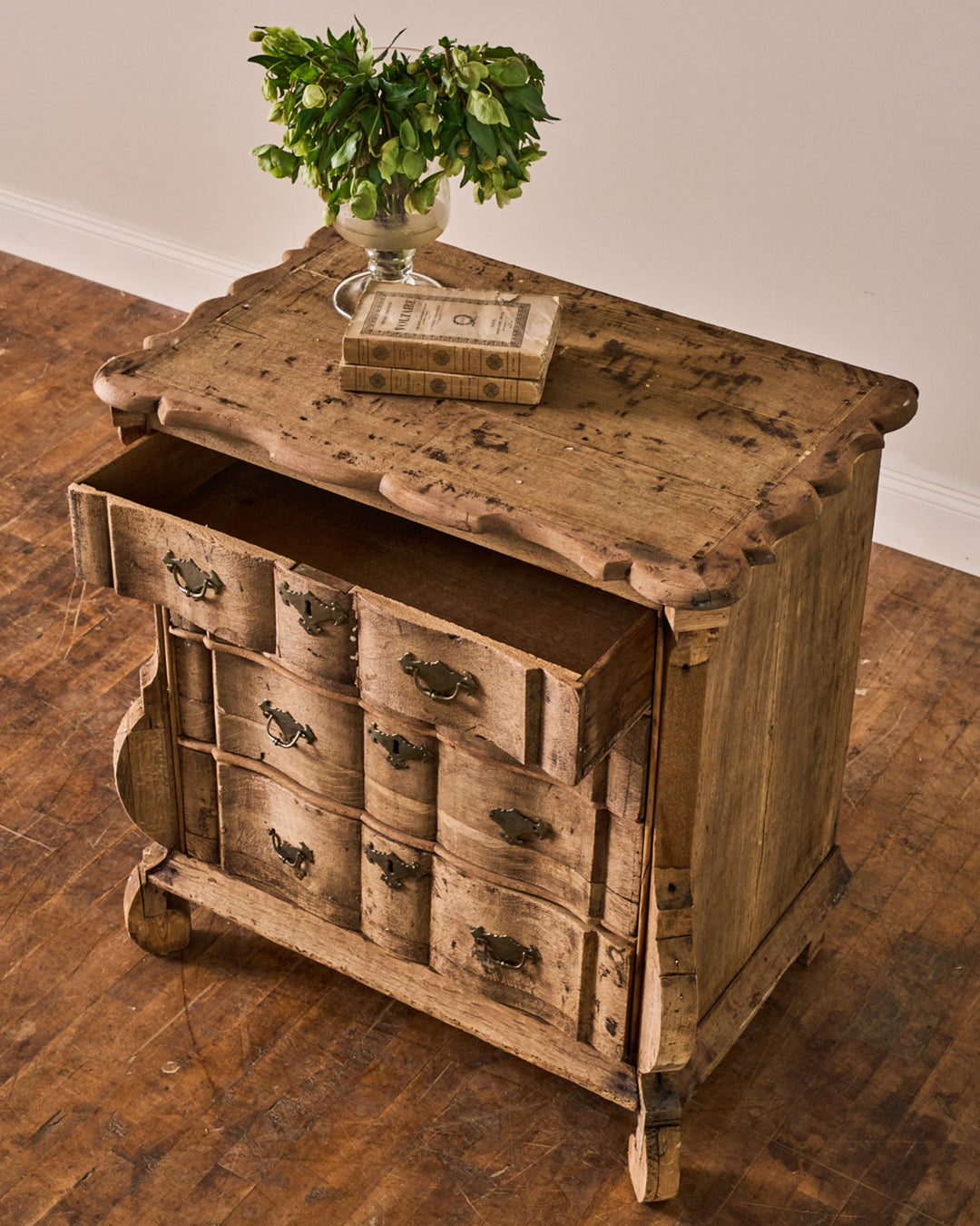 18th c. Dutch Commode