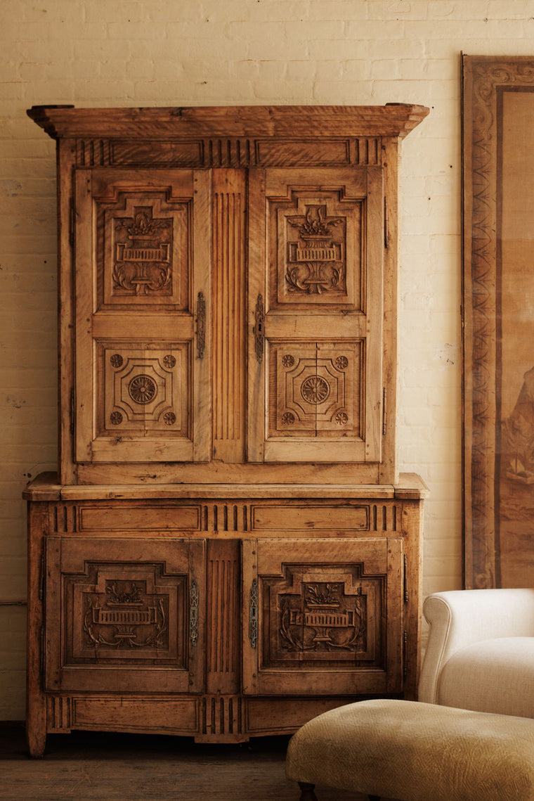 18th c. Oak Cupboard