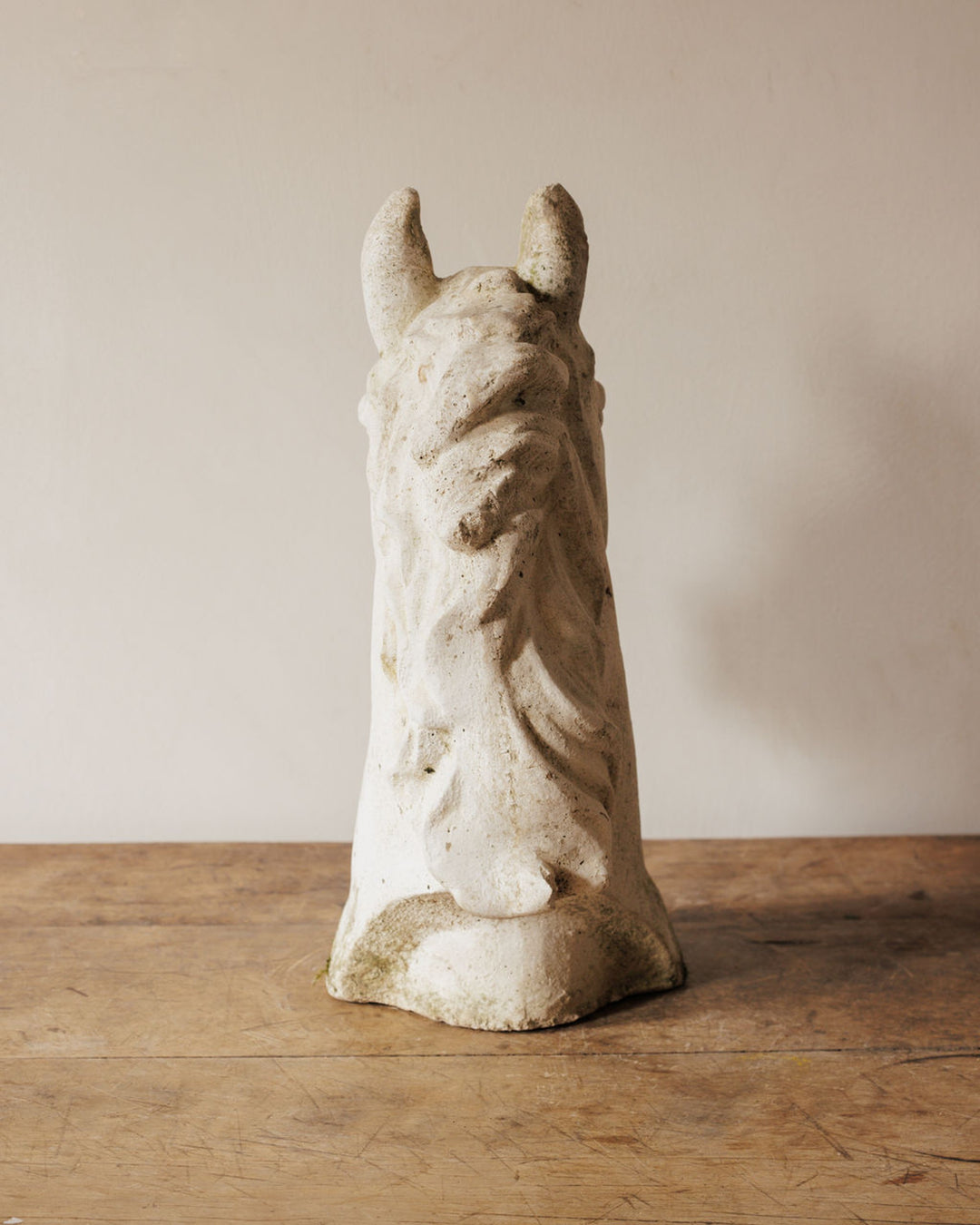 Le Cheval Bust