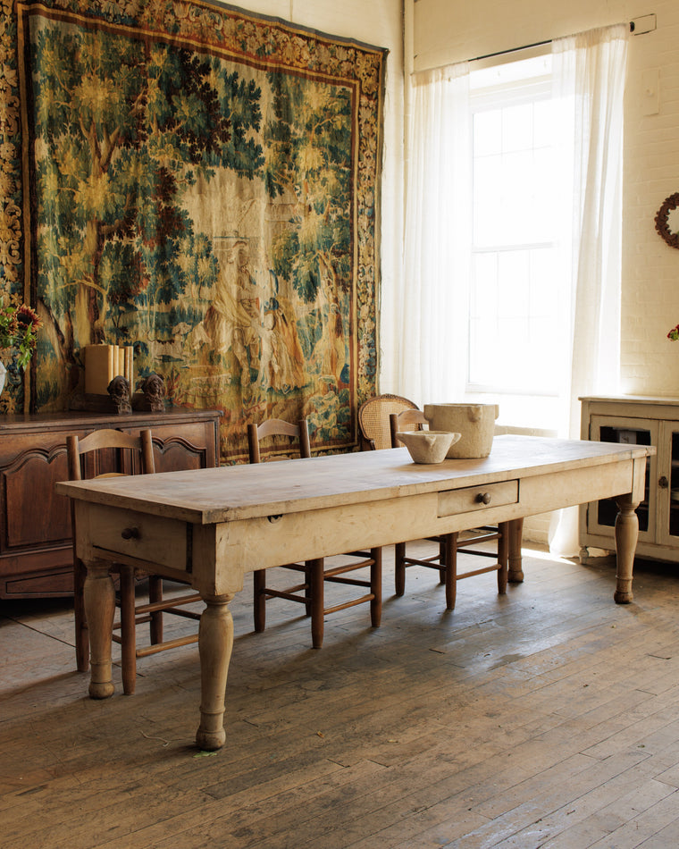Montbrison Chateau Table