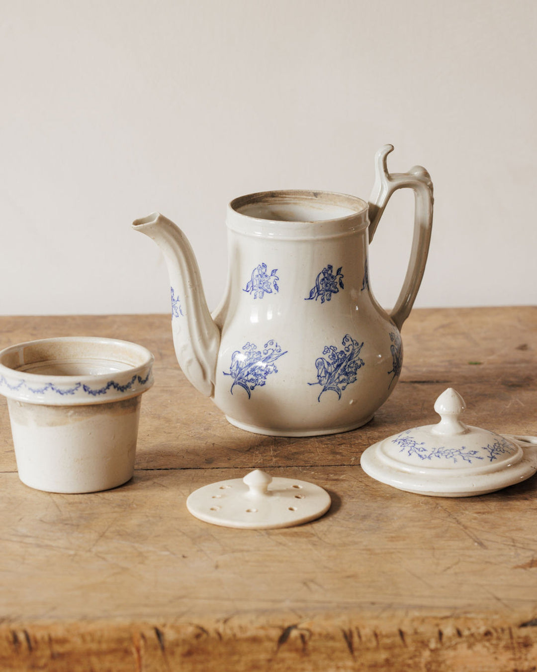 Saint Uze Teapot Set