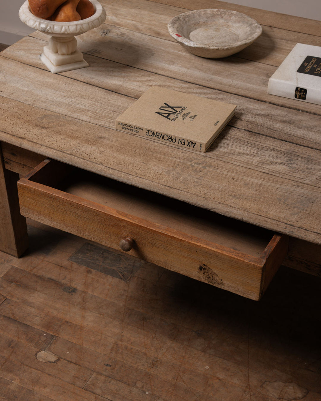 Le Grand Coffee Table