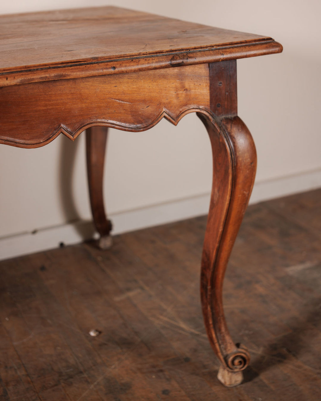 Scallop Dining Table