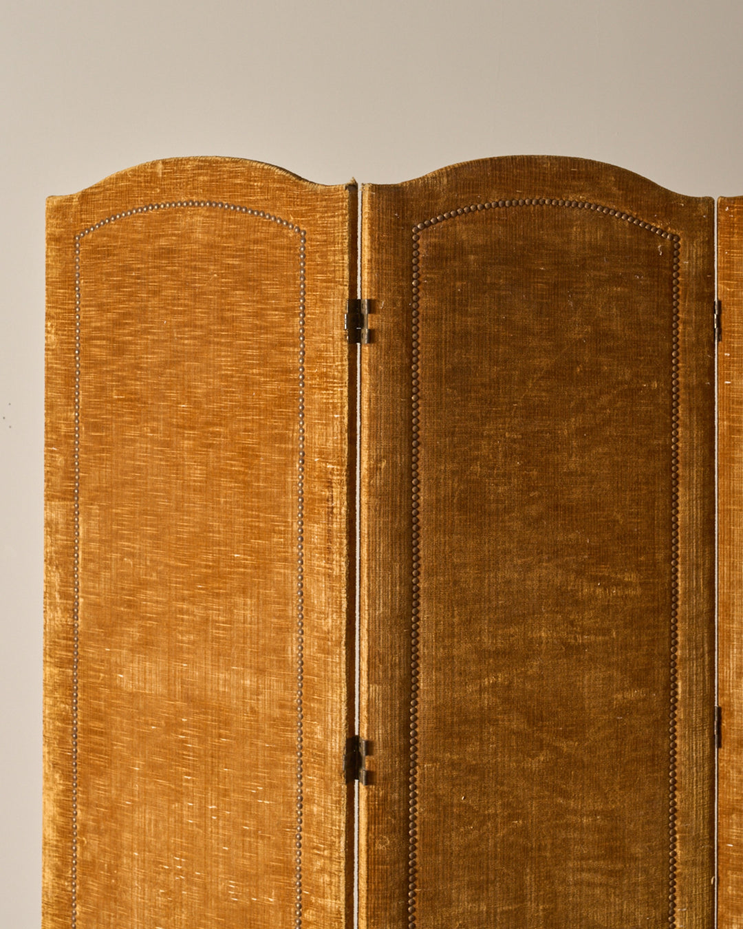 Antique Mustard Screen
