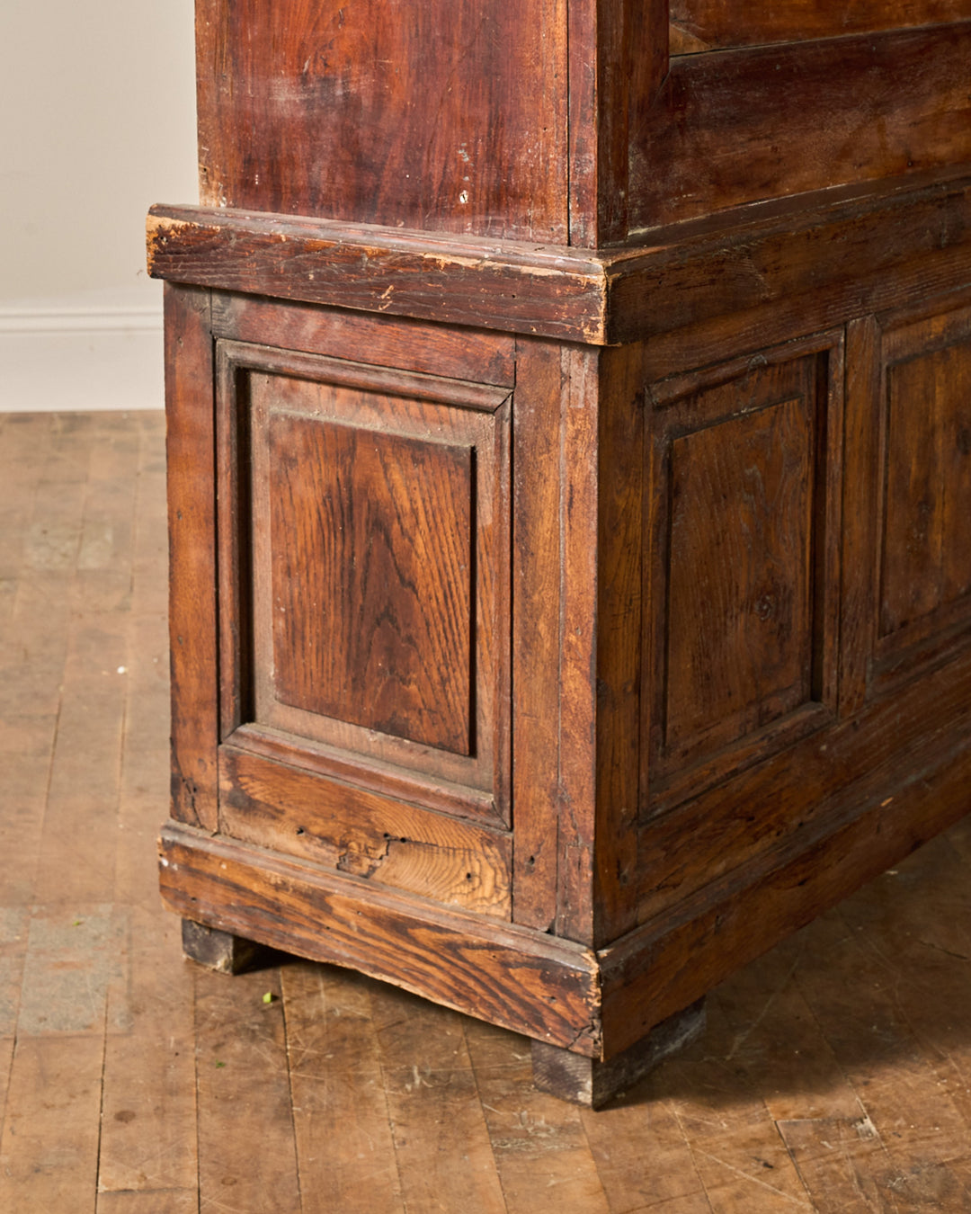 Grand French Vitrine