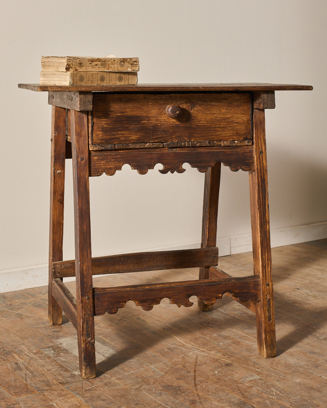 Spanish Scallop Side Table