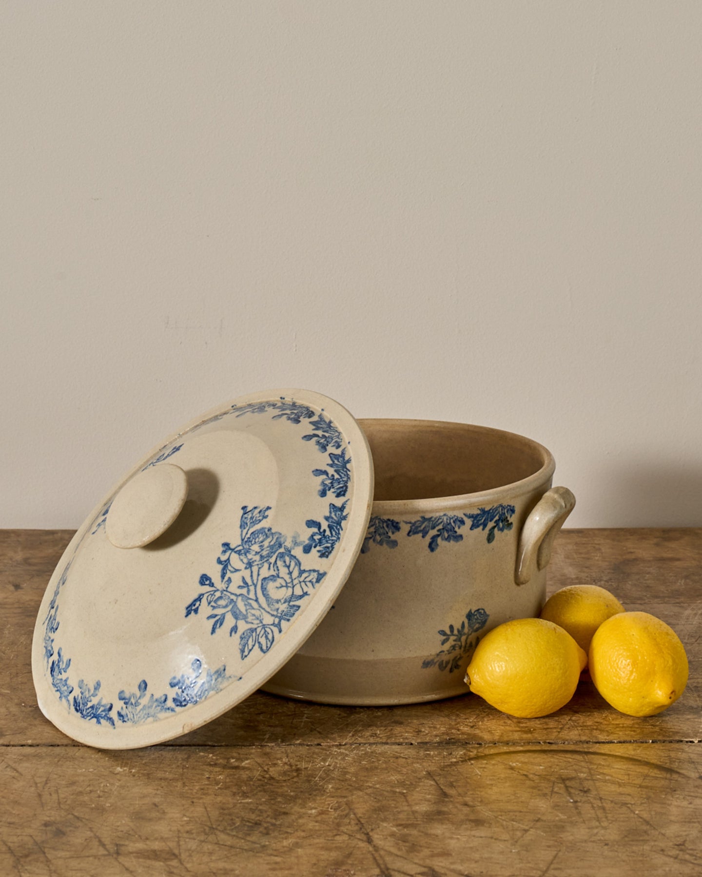 Large Saint Uze Tureen