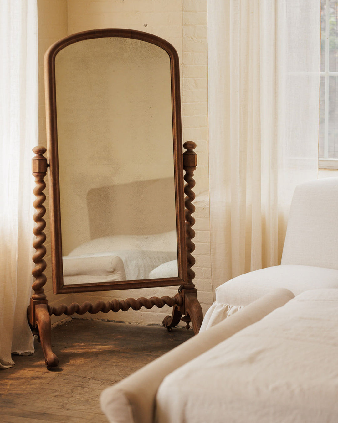 Psyché Cheval Floor Mirror