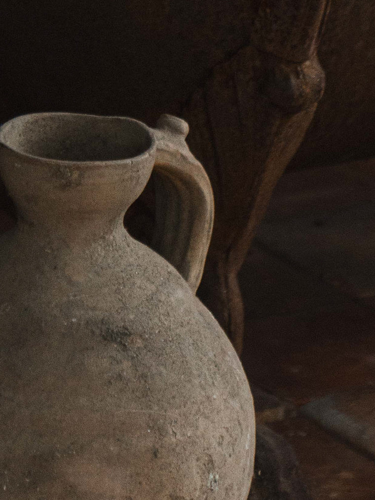 Pinch Neck Hungarian Vessel