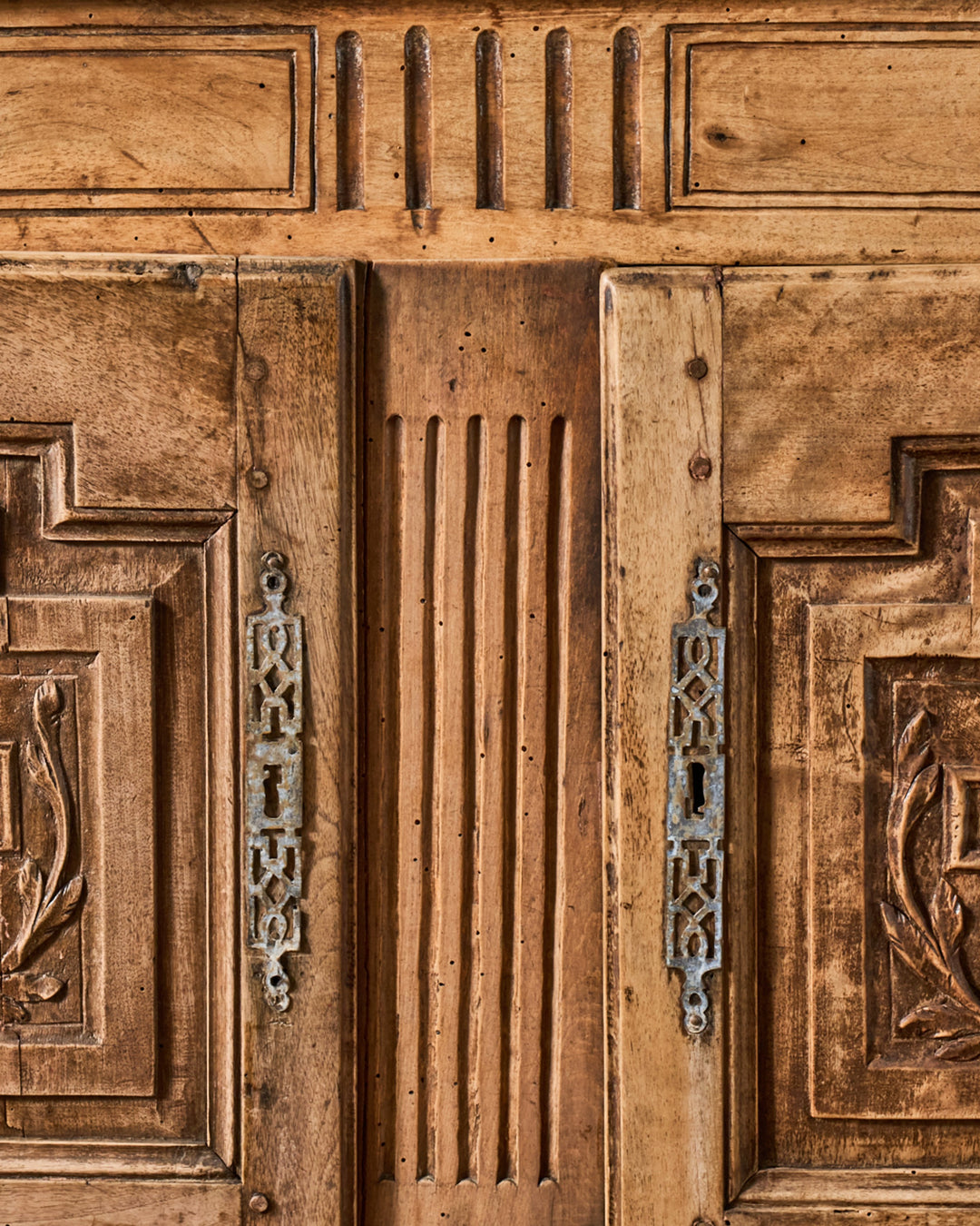 18th c. Oak Cupboard