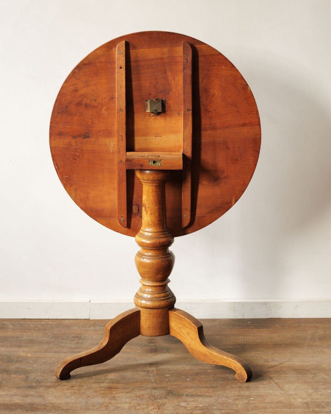 19th c. Tilt Top Table