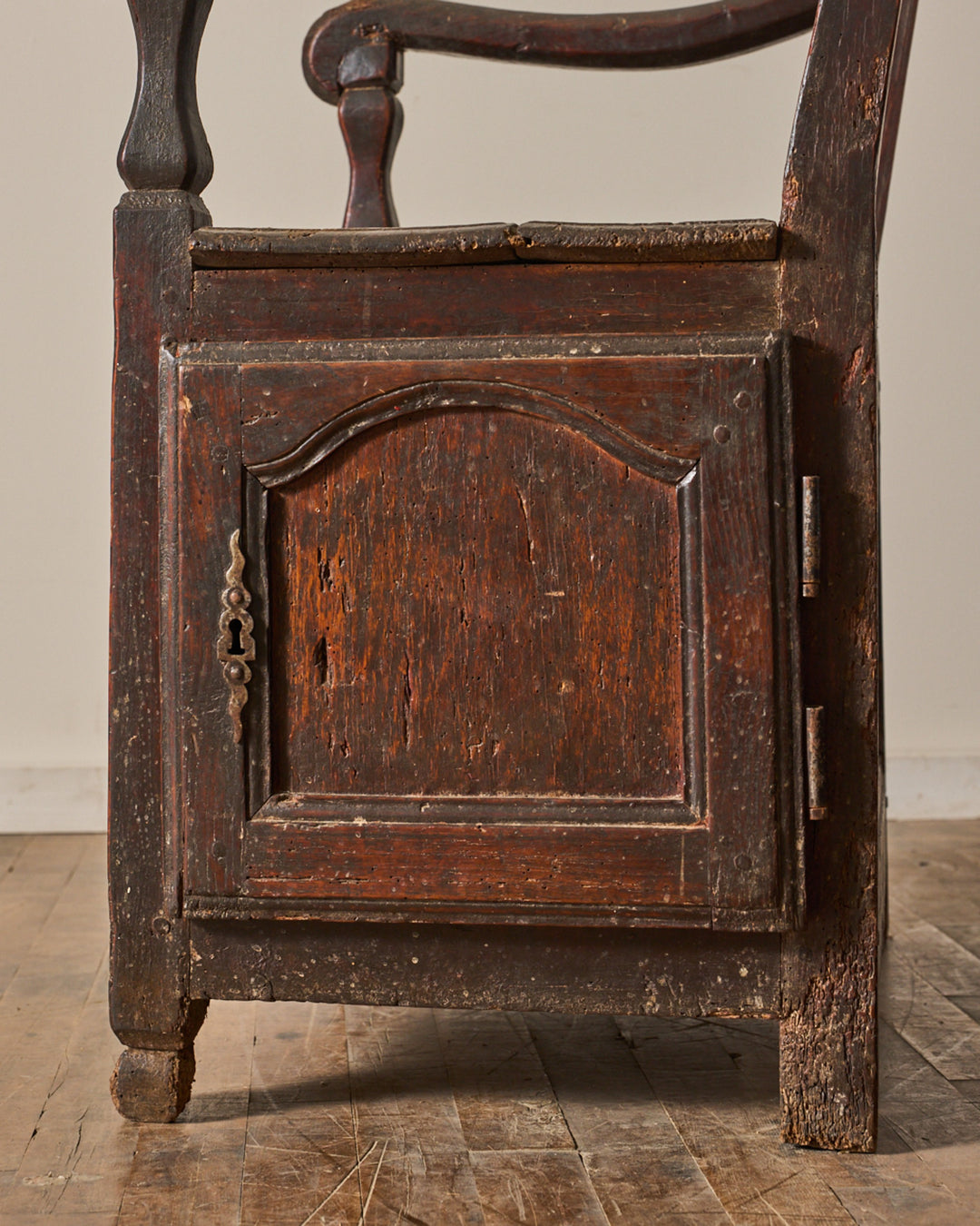 18th c. Salt Box Chair