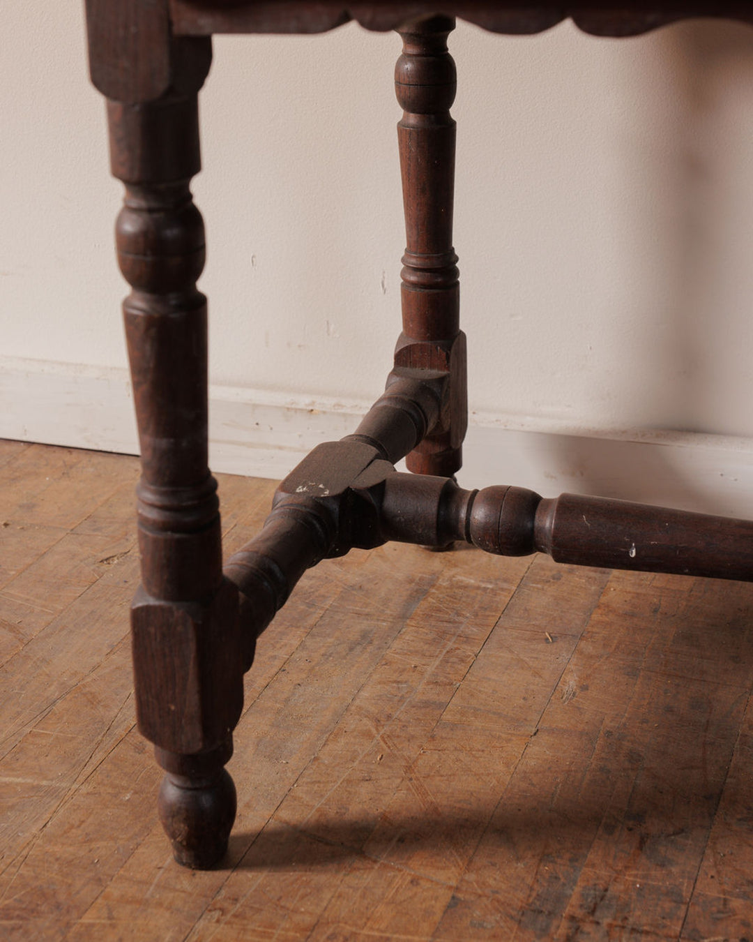 19th c. Walnut Side table