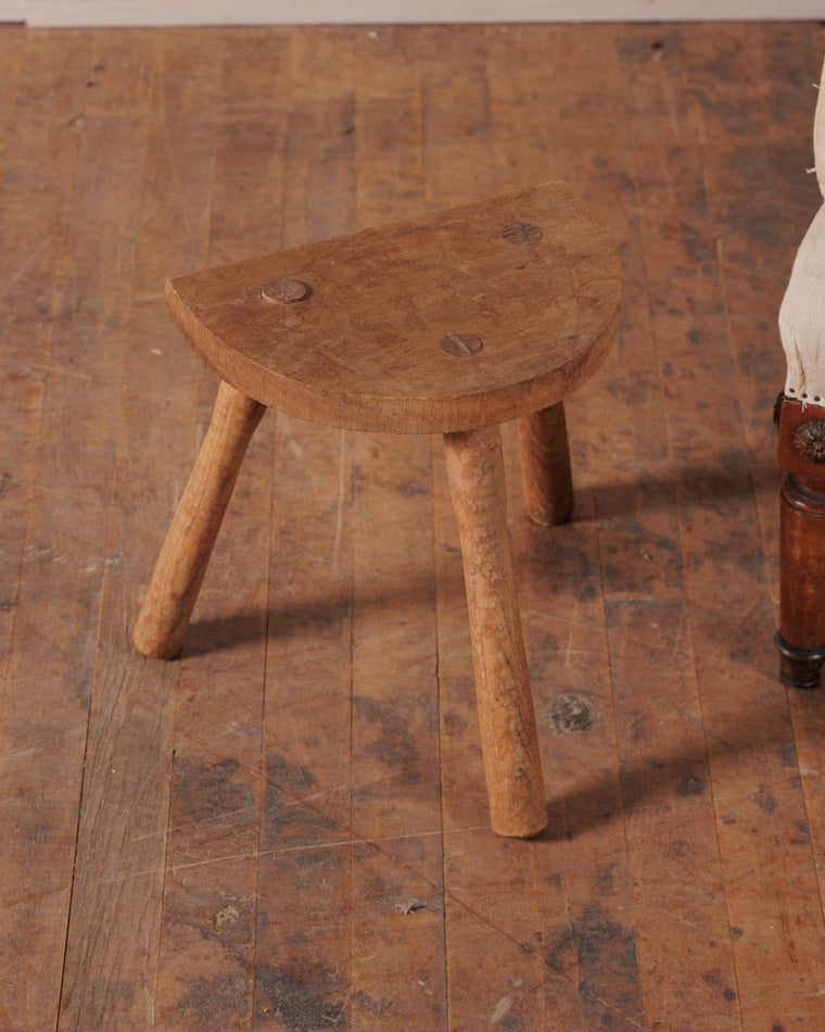 Demi Lune Milking Stool